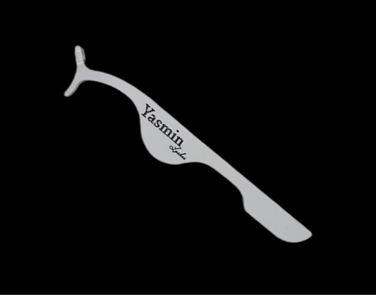 Eyelash applicator